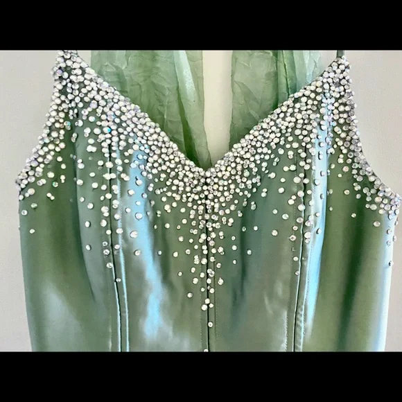 PROM DRESS - Picture 3 of 4